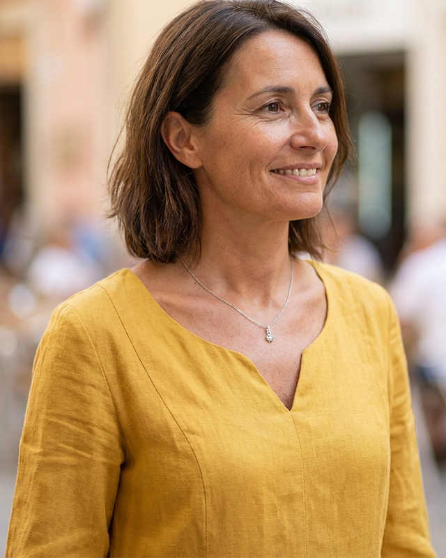 BRUNA™ | VESTIDO ESCOTE EN V CON ALGODÓN